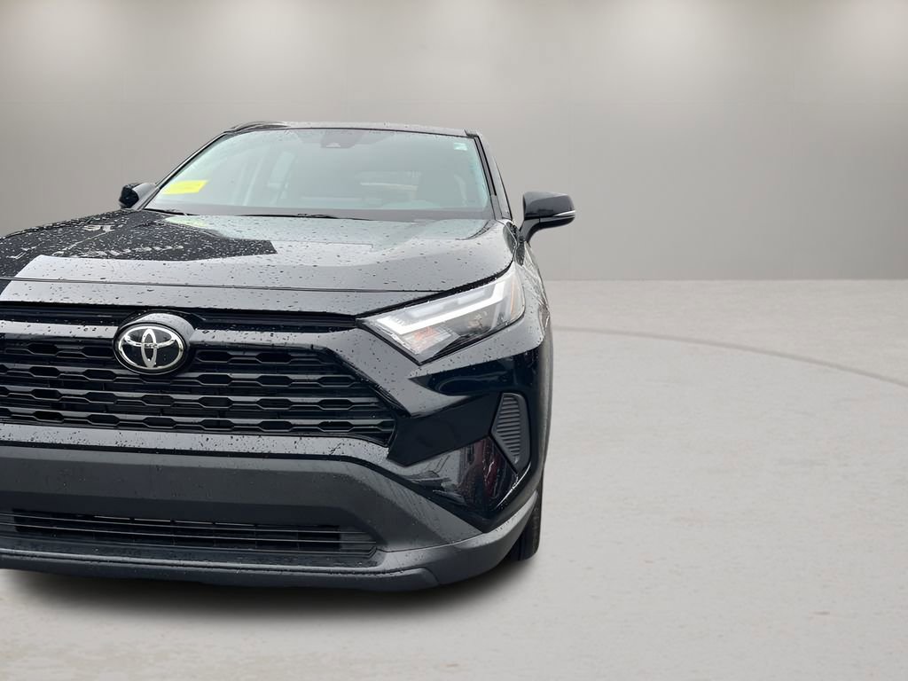 Used 2025 Toyota RAV4 XLE AWD/4WD image 24