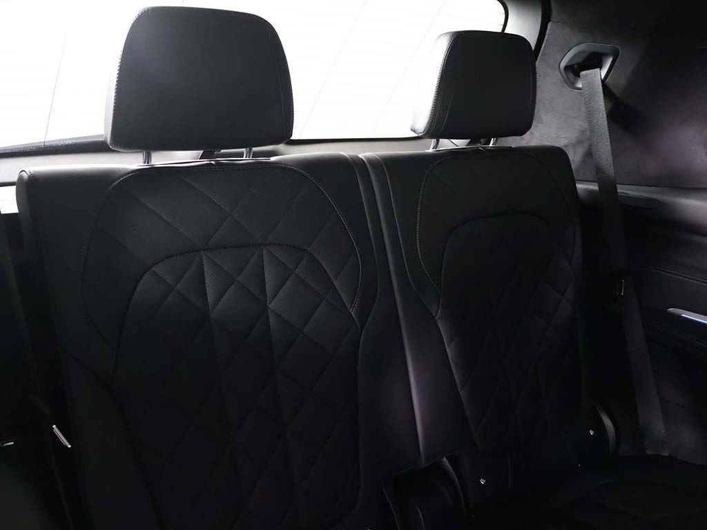 Used 2023 BMW X7 xDrive40i w/ M Sport Package image 37