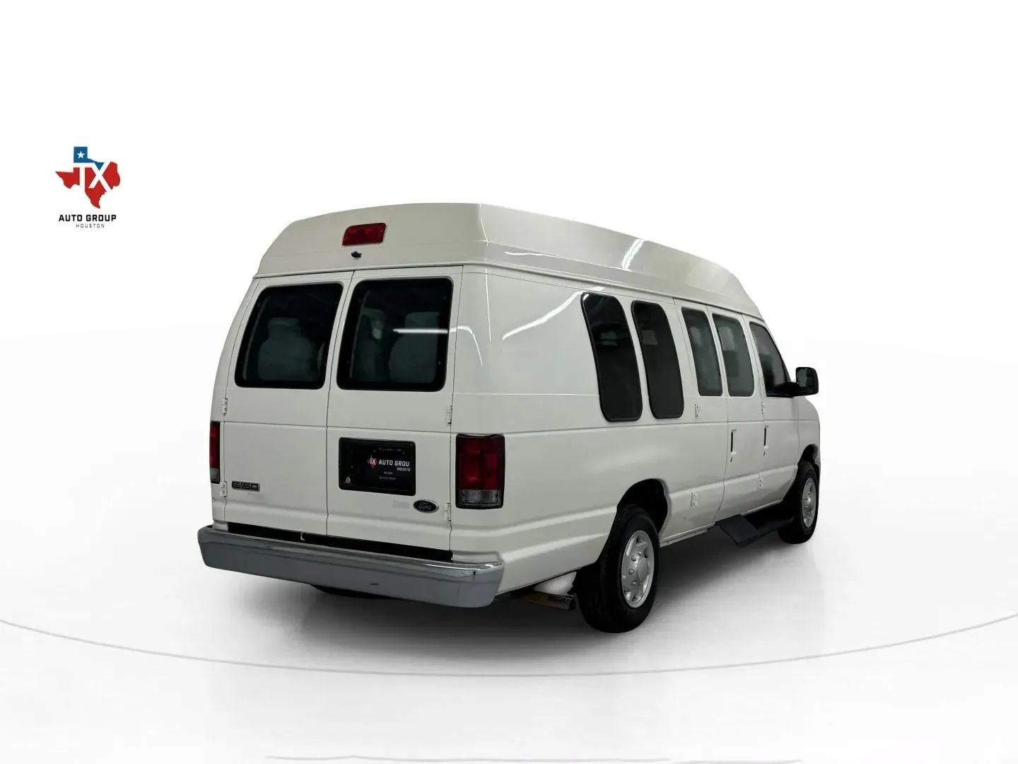 Used 2014 Ford E-150 and Econoline 150 Extended Van 3D image 6