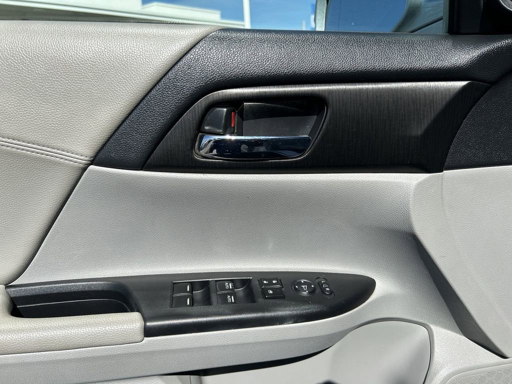 Used 2013 Honda Accord EX image 13