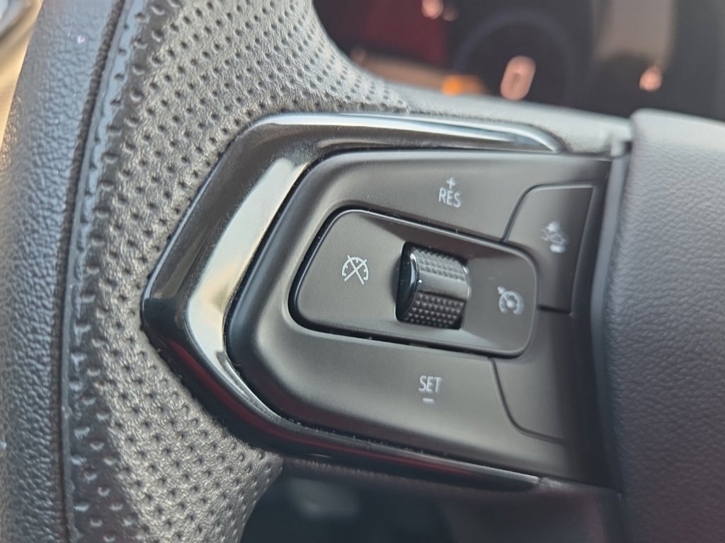 Used 2025 Chevrolet TrailBlazer LT FWD image 32