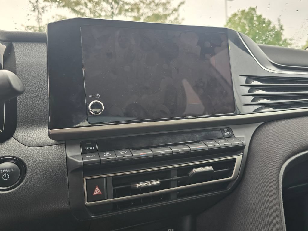 Used 2025 Toyota Camry LE FWD image 19