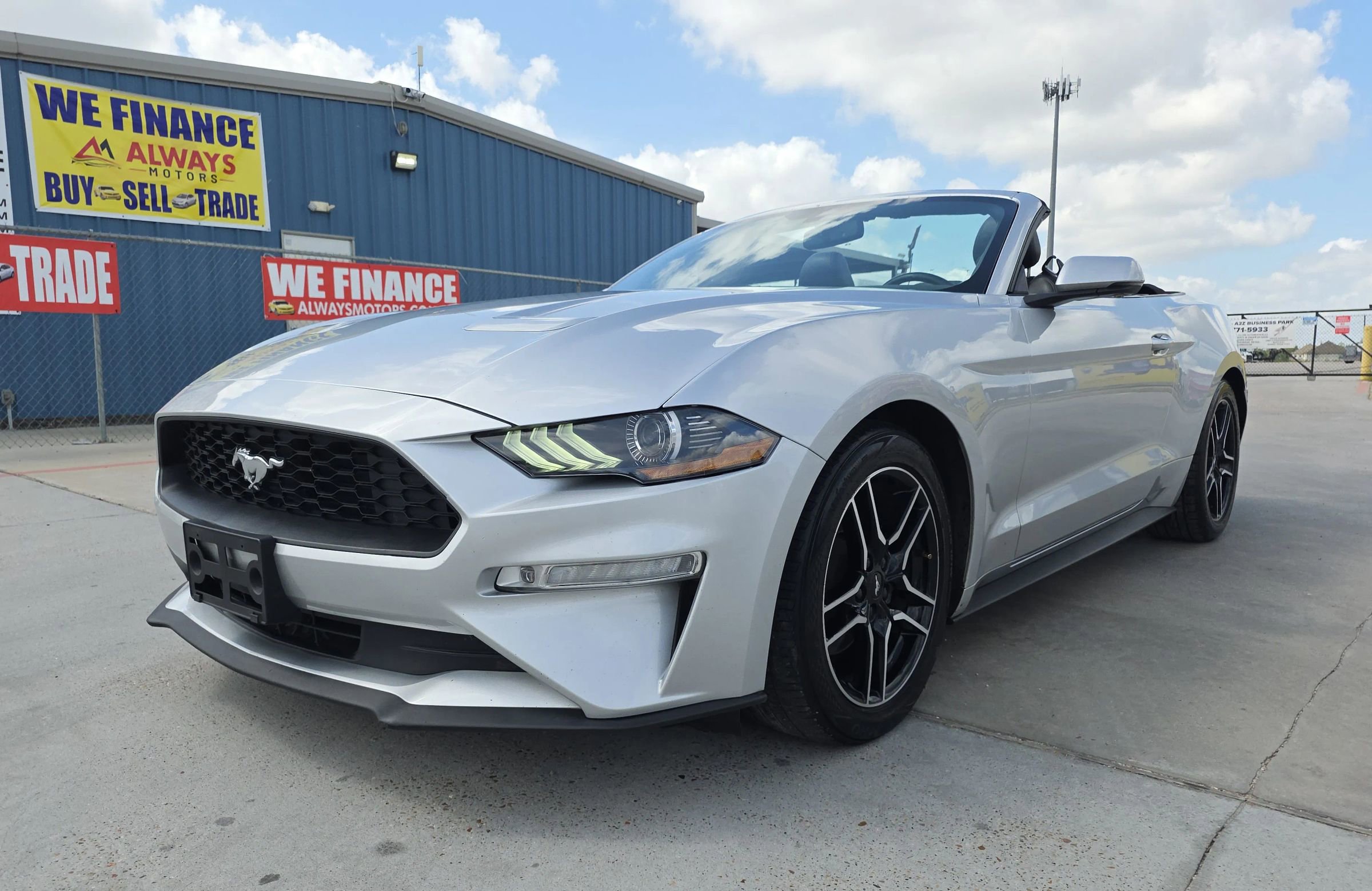 Used 2019 Ford Mustang Premium image 3