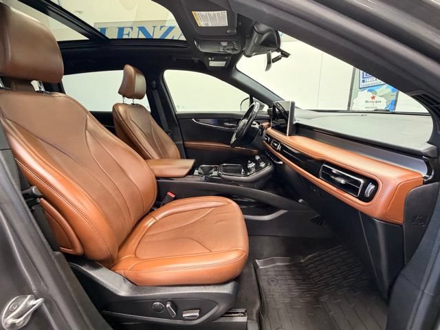 Used 2022 Lincoln Nautilus Reserve AWD/4WD image 14