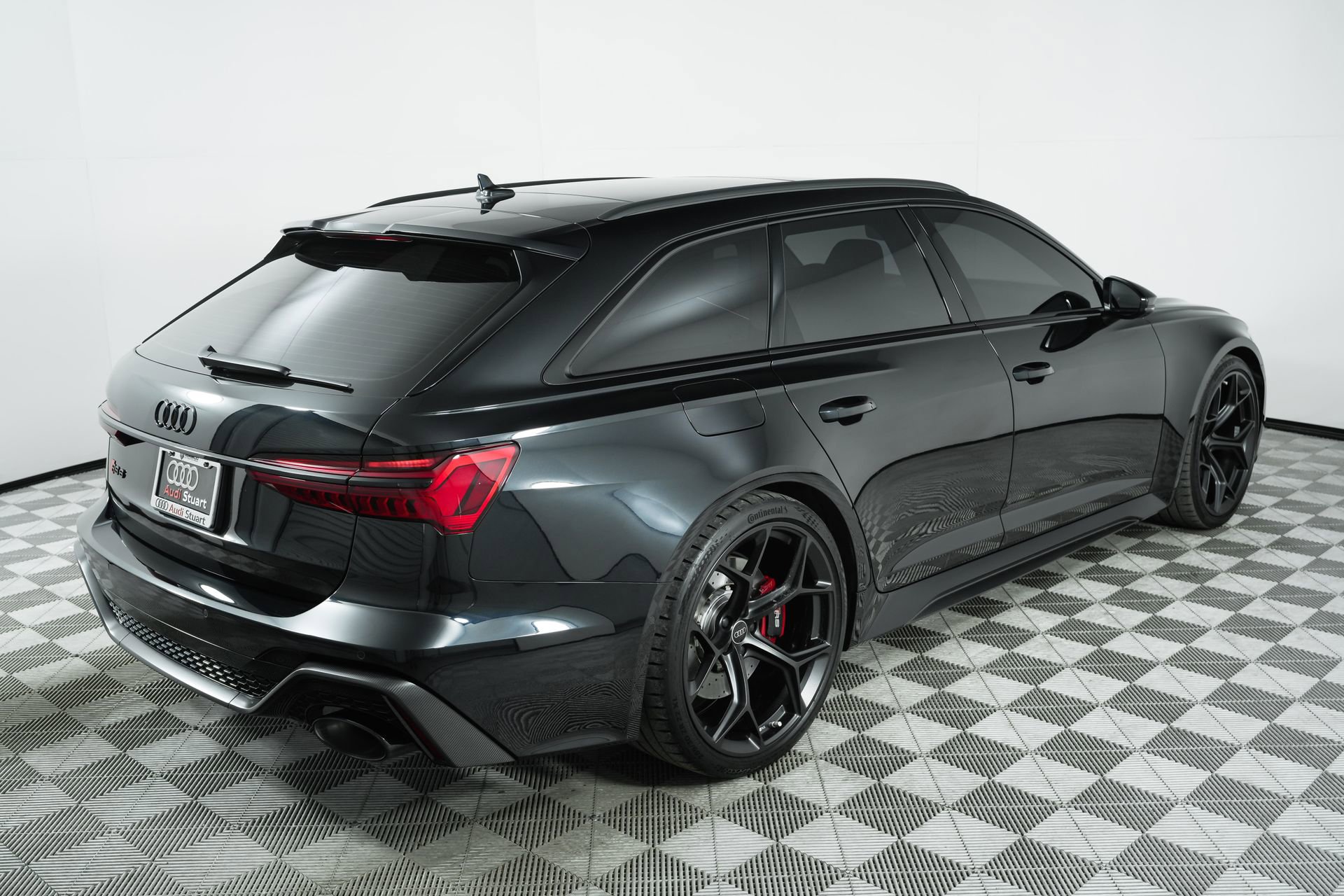 Used 2024 Audi RS 6 performance w/ Matte Carbon Package image 62