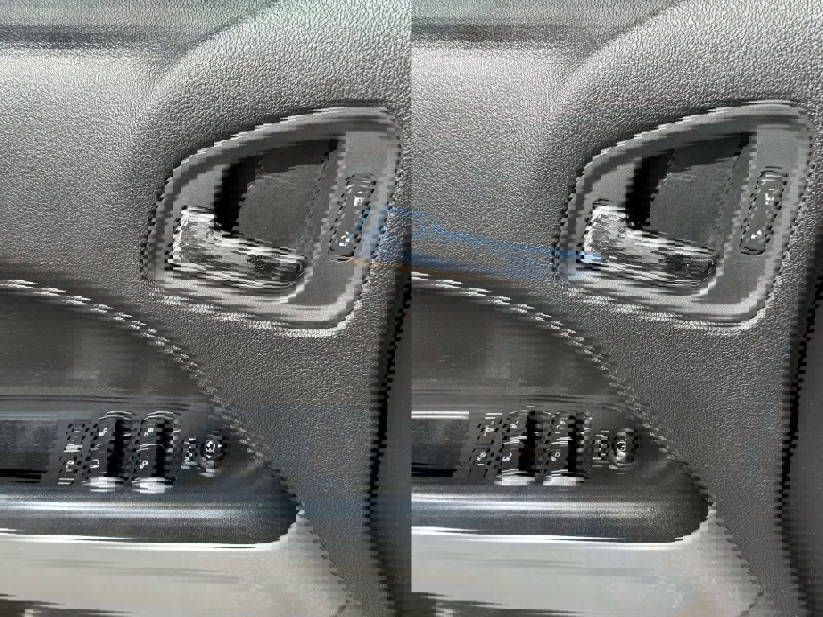 Used 2017 Chevrolet Colorado LT w/ LT Convenience Package image 24