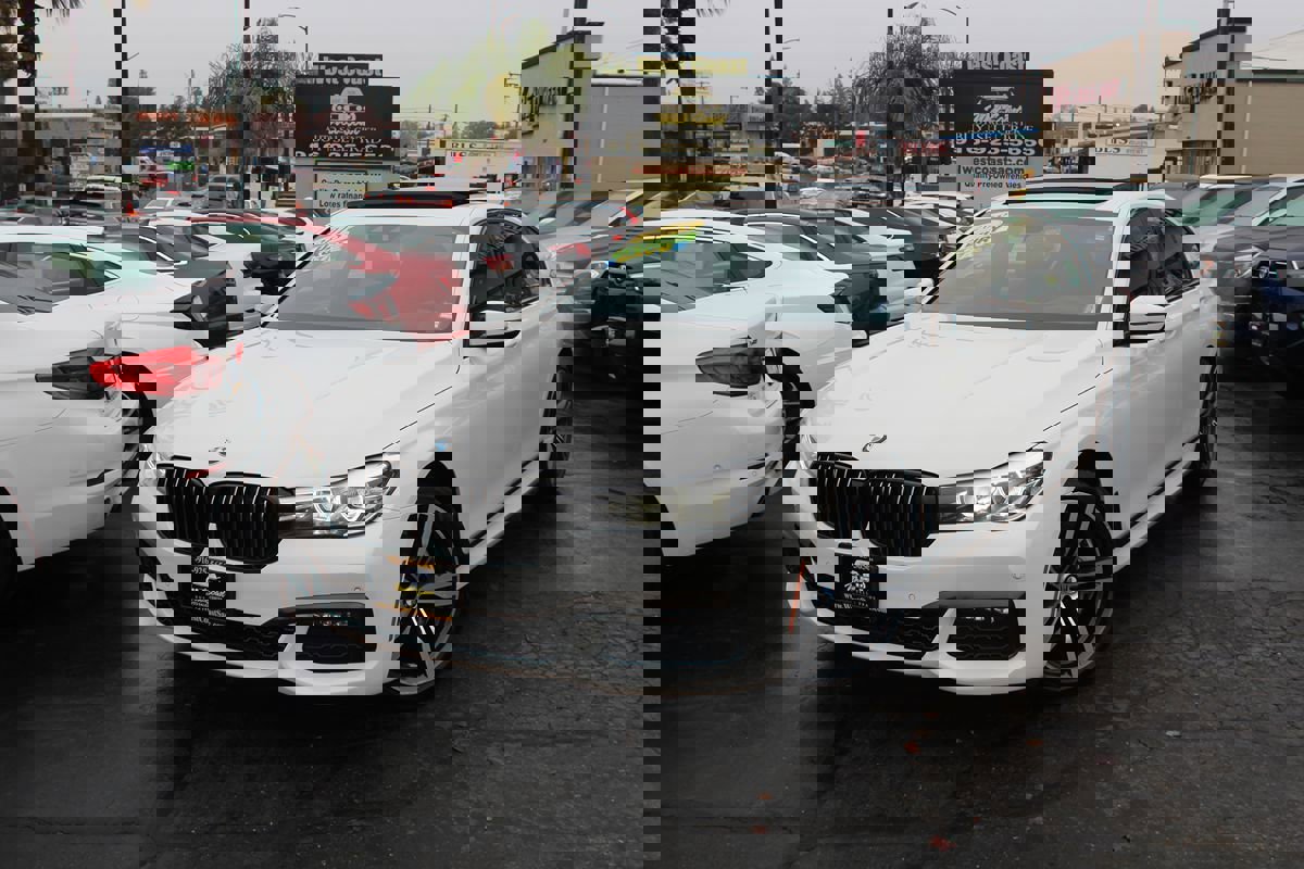 Used 2018 BMW 740i image 47