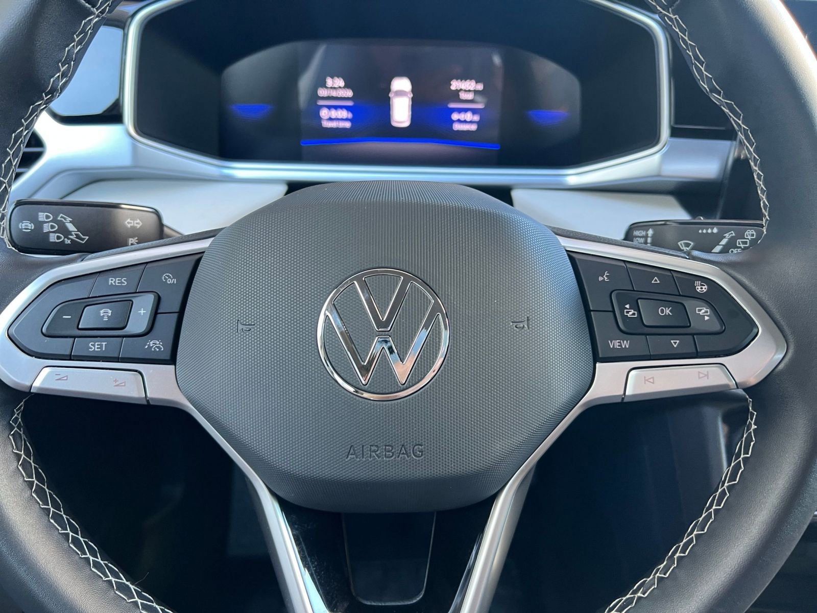 Used 2025 Volkswagen Taos SE image 29