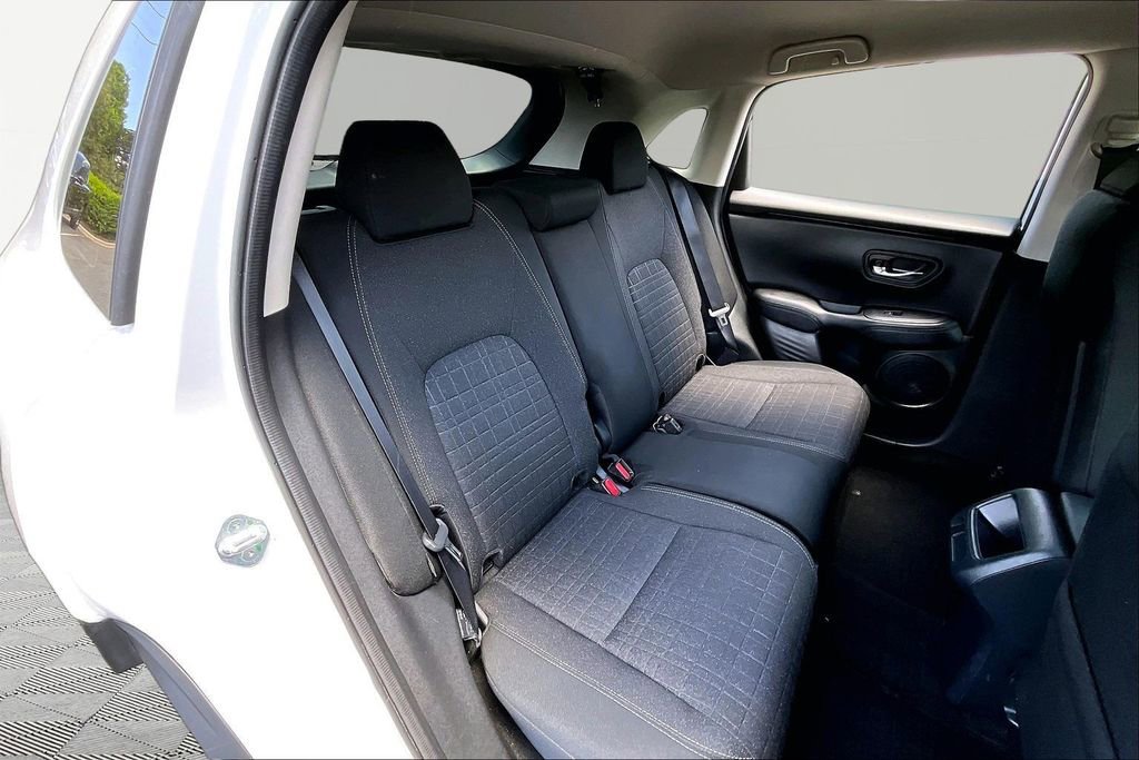 Used 2023 Honda HR-V LX image 19