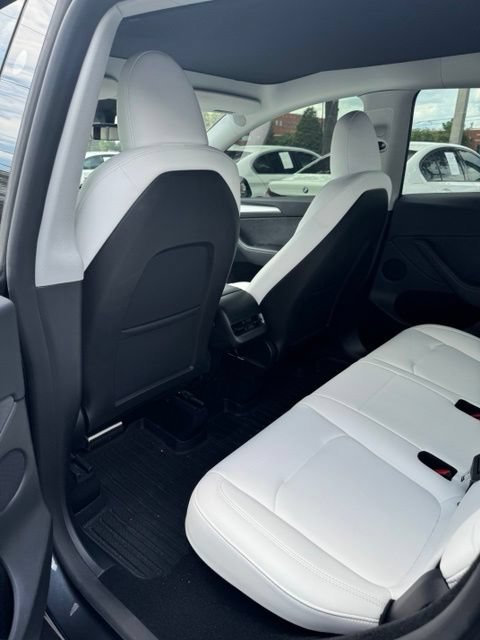 Used 2024 Tesla Model Y Performance AWD/4WD image 8