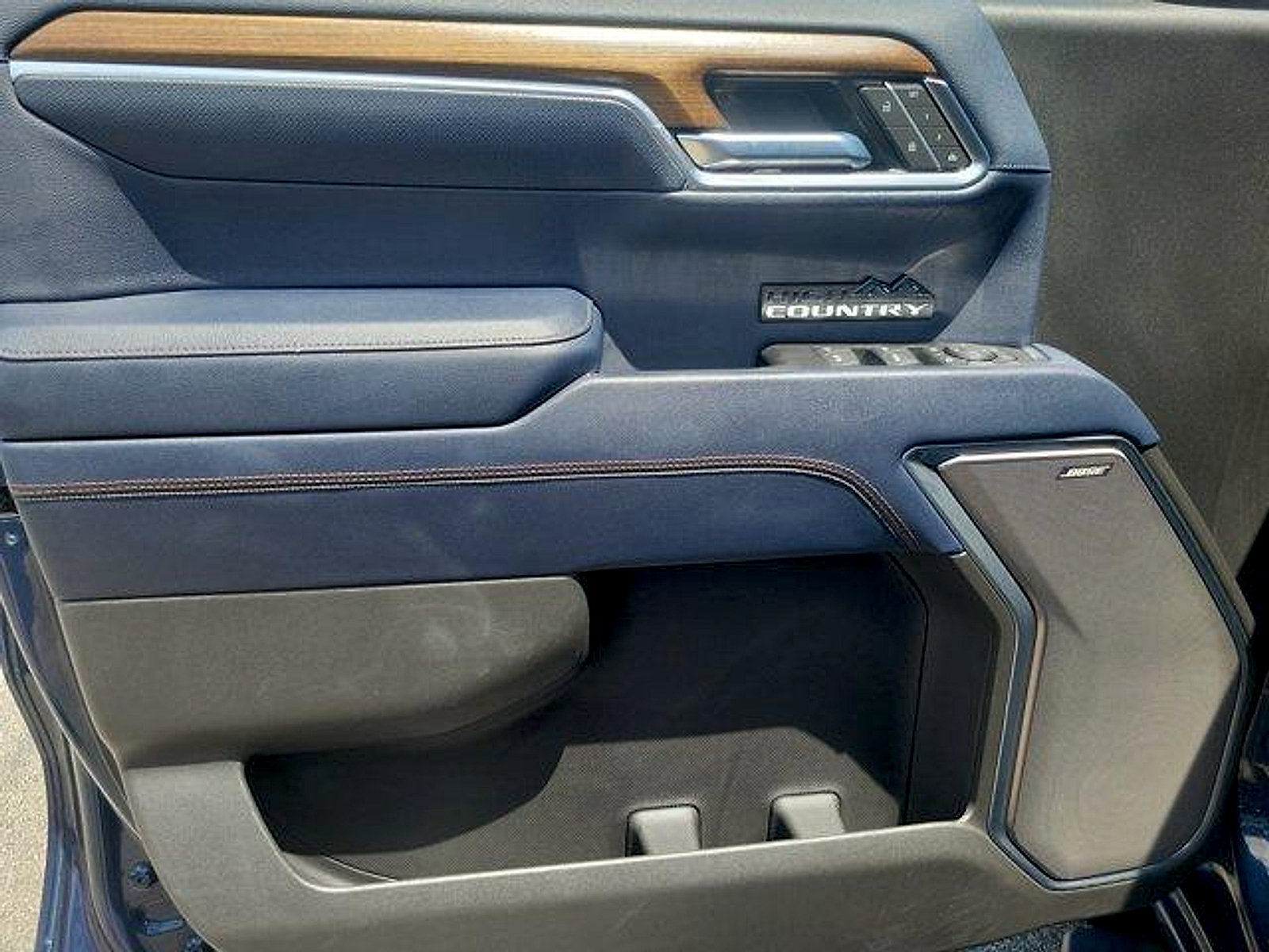 Used 2022 Chevrolet Silverado 1500 High Country RWD image 18