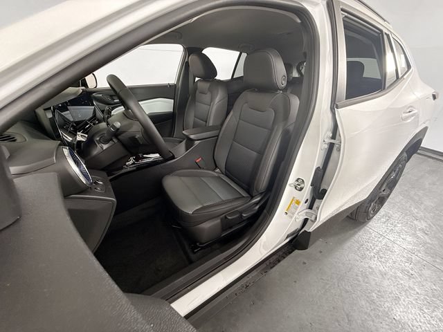 New 2026 Chevrolet Trax LT w/ Driver Confidence Package FWD image 23