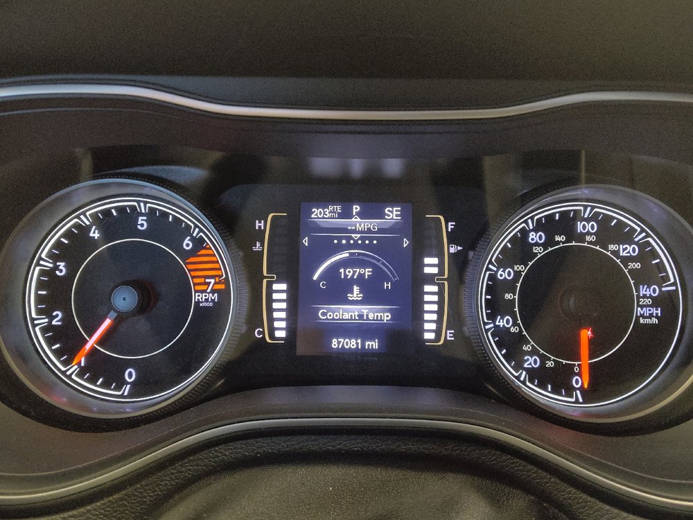 Used 2021 Jeep Cherokee Latitude FWD image 23
