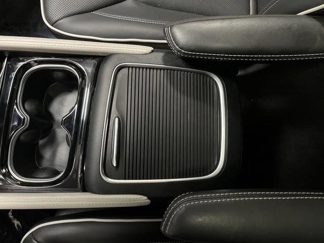 Used 2023 Chrysler Pacifica Limited image 21