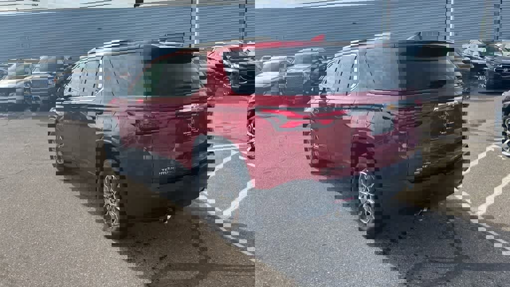 Used 2024 Chevrolet Traverse LT image 7