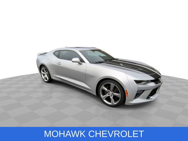 Used 2017 Chevrolet Camaro SS RWD image 2