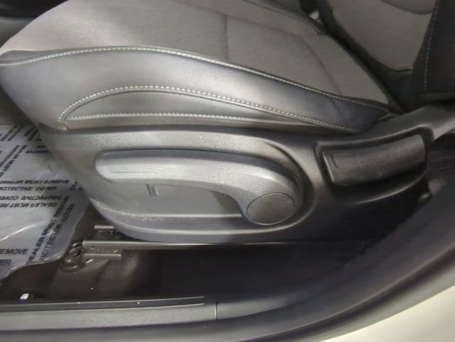 Used 2024 Kia Seltos S AWD/4WD image 31