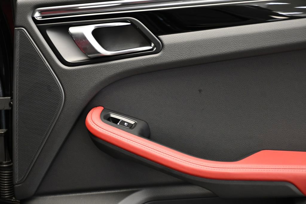 Certified 2025 Porsche Macan image 53
