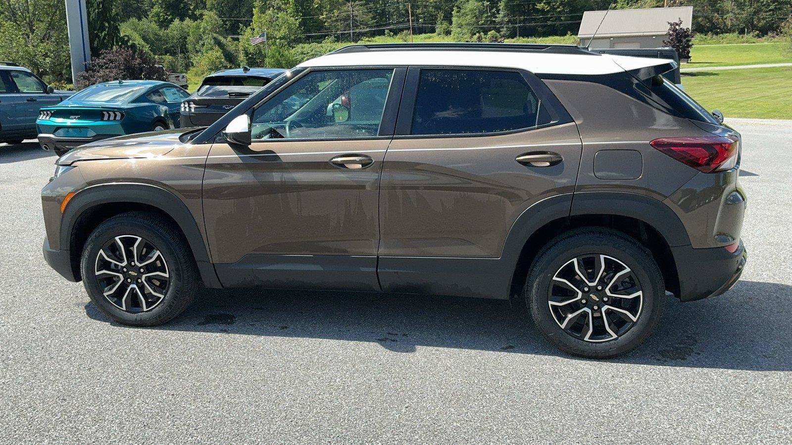 Used 2022 Chevrolet TrailBlazer ACTIV w/ Sun and Liftgate Package AWD/4WD image 9