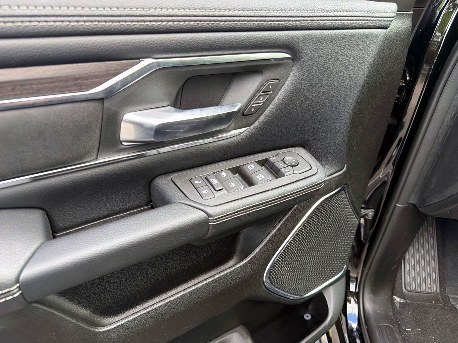 New 2026 RAM 1500 Laramie w/ Sport Appearance Package AWD/4WD image 14