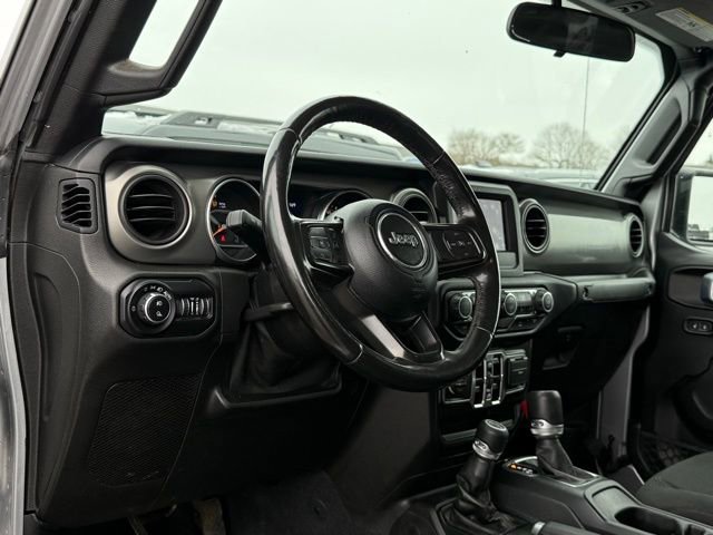 Used 2021 Jeep Gladiator Willys image 13
