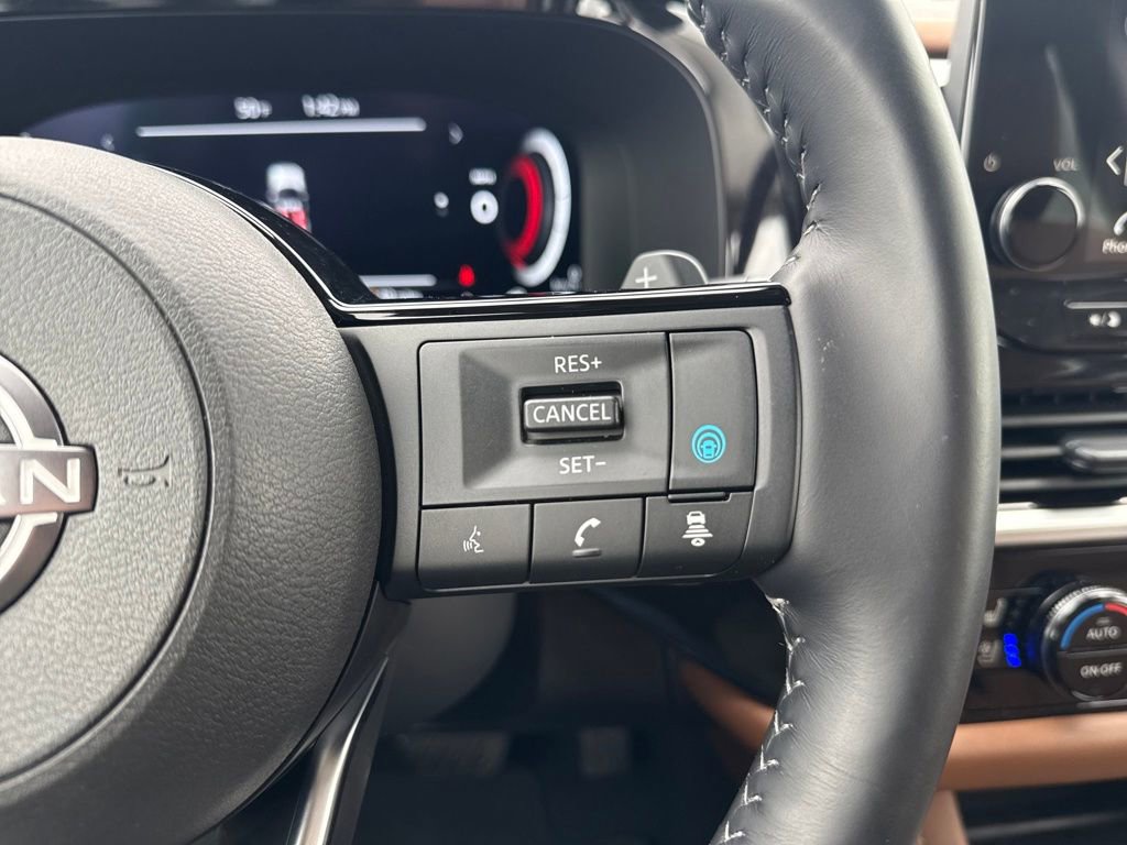 Used 2025 Nissan Pathfinder Platinum image 24