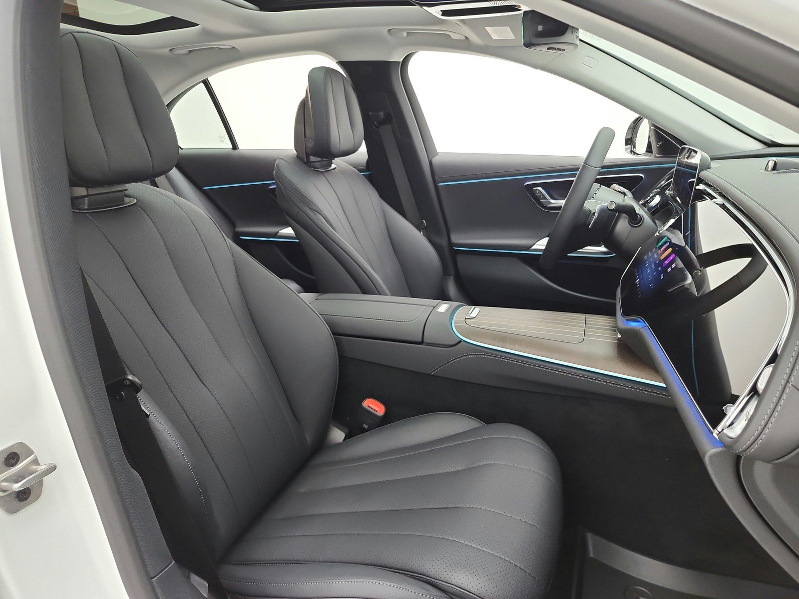 New 2027 Mercedes-Benz E 450 4MATIC Sedan image 14