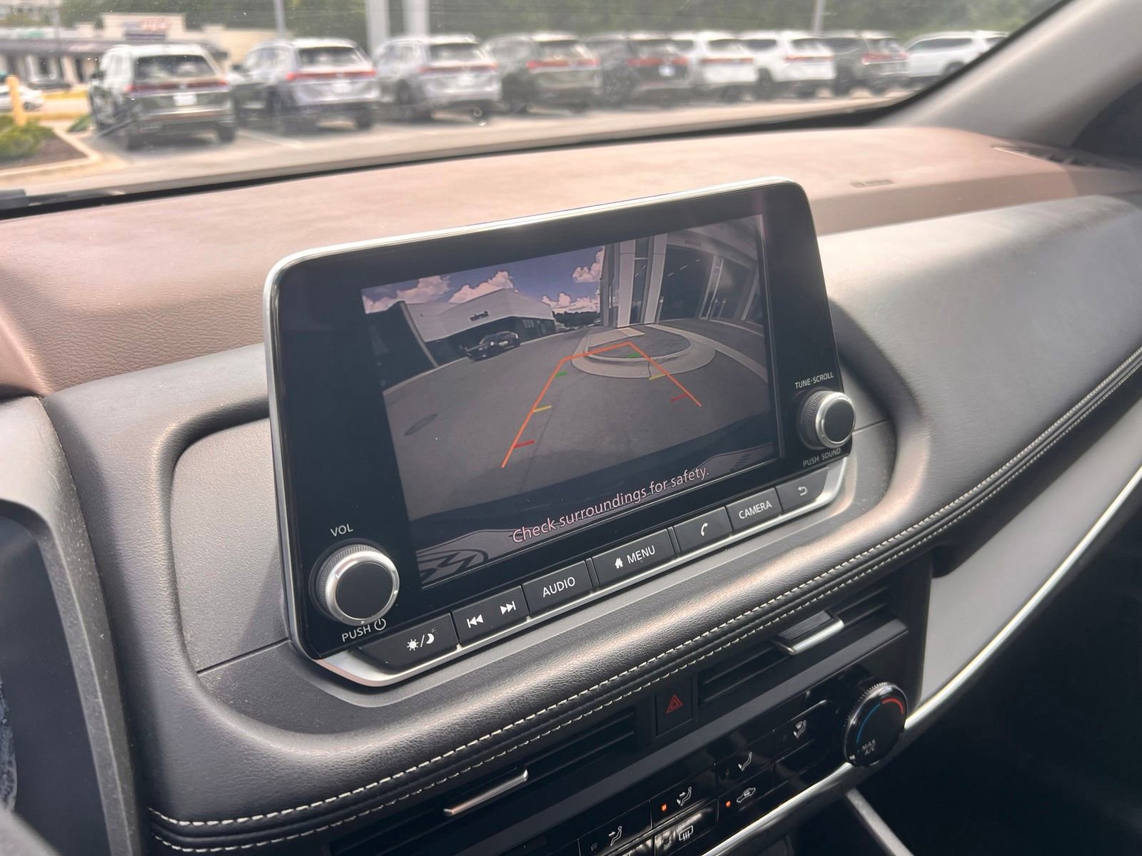 Used 2023 Nissan Rogue S FWD image 13