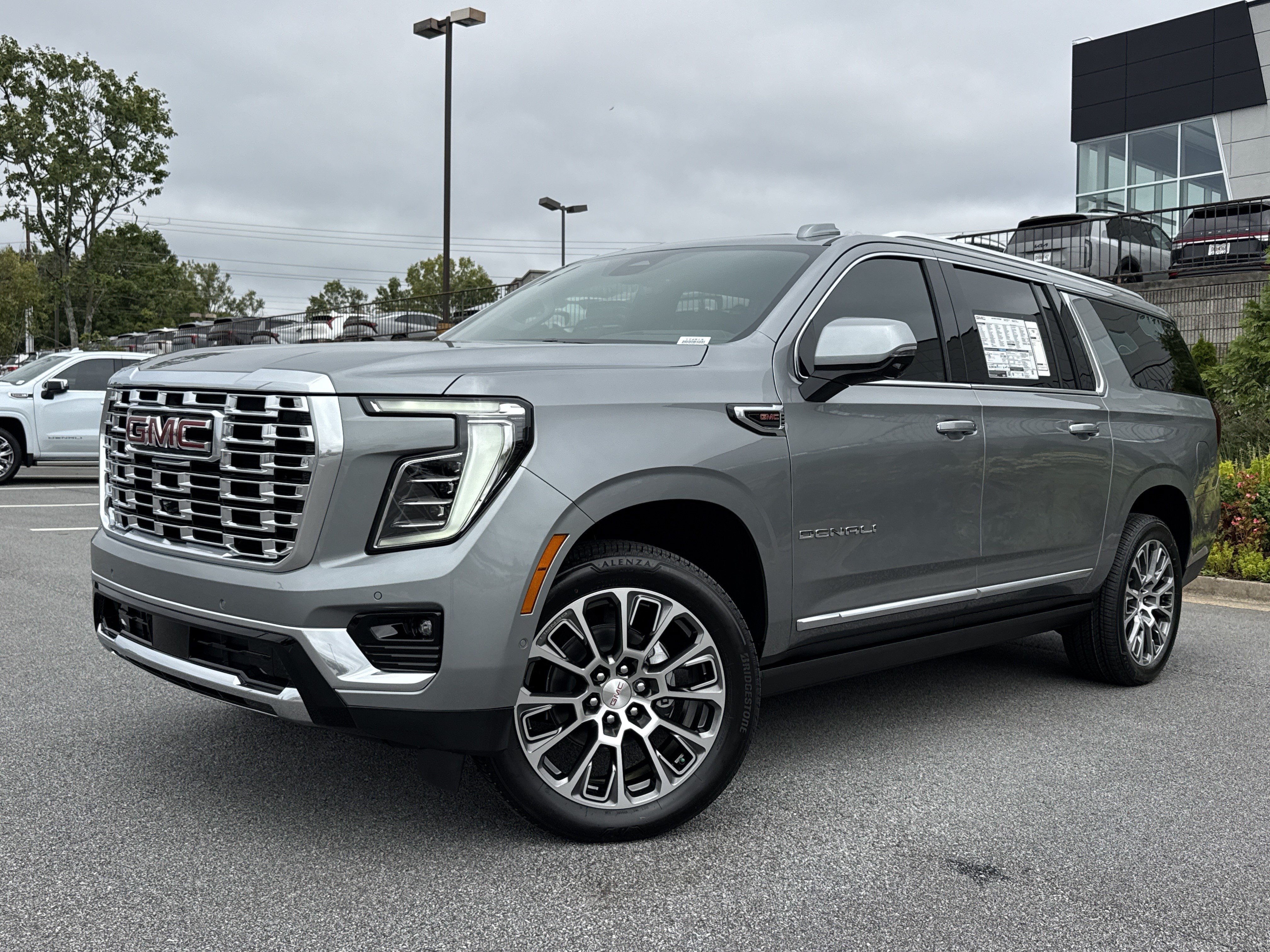 New 2026 GMC Yukon XL Denali w/ Denali Reserve Package AWD/4WD image 5
