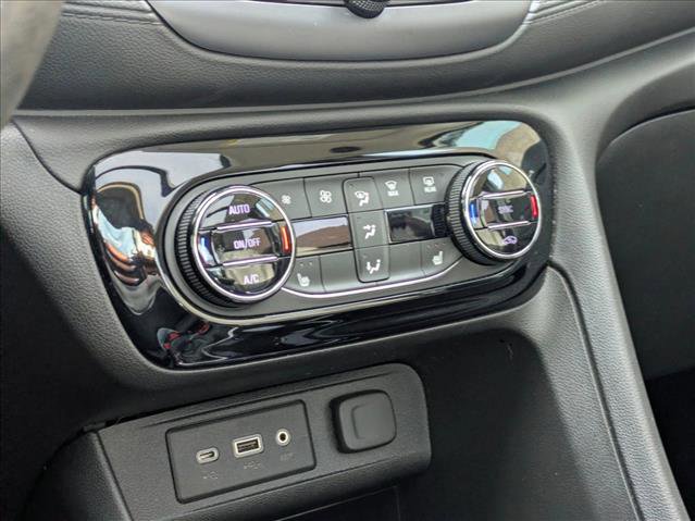 Used 2023 Buick Encore GX Essence w/ Experience Buick Package FWD image 15