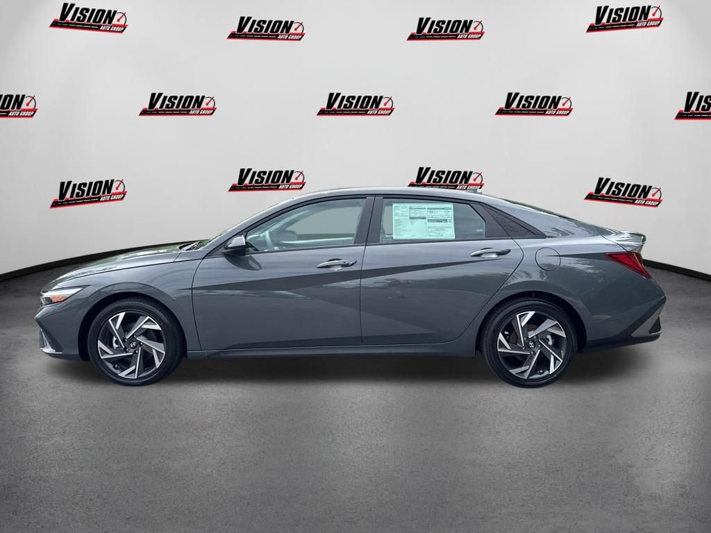 New 2025 Hyundai Elantra SEL FWD image 8