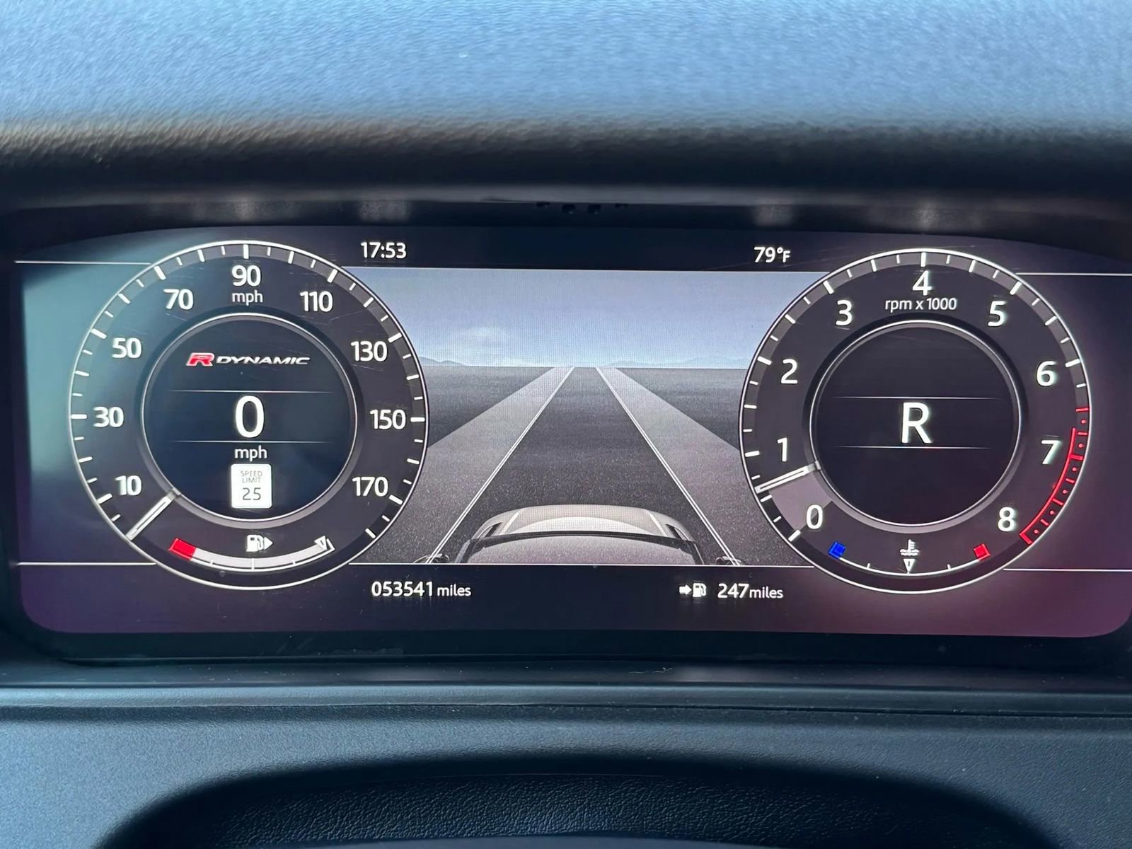 Used 2018 Land Rover Range Rover Velar R-Dynamic SE image 22