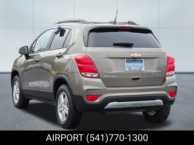 Certified 2022 Chevrolet Trax LT w/ LT Convenience Package image 3