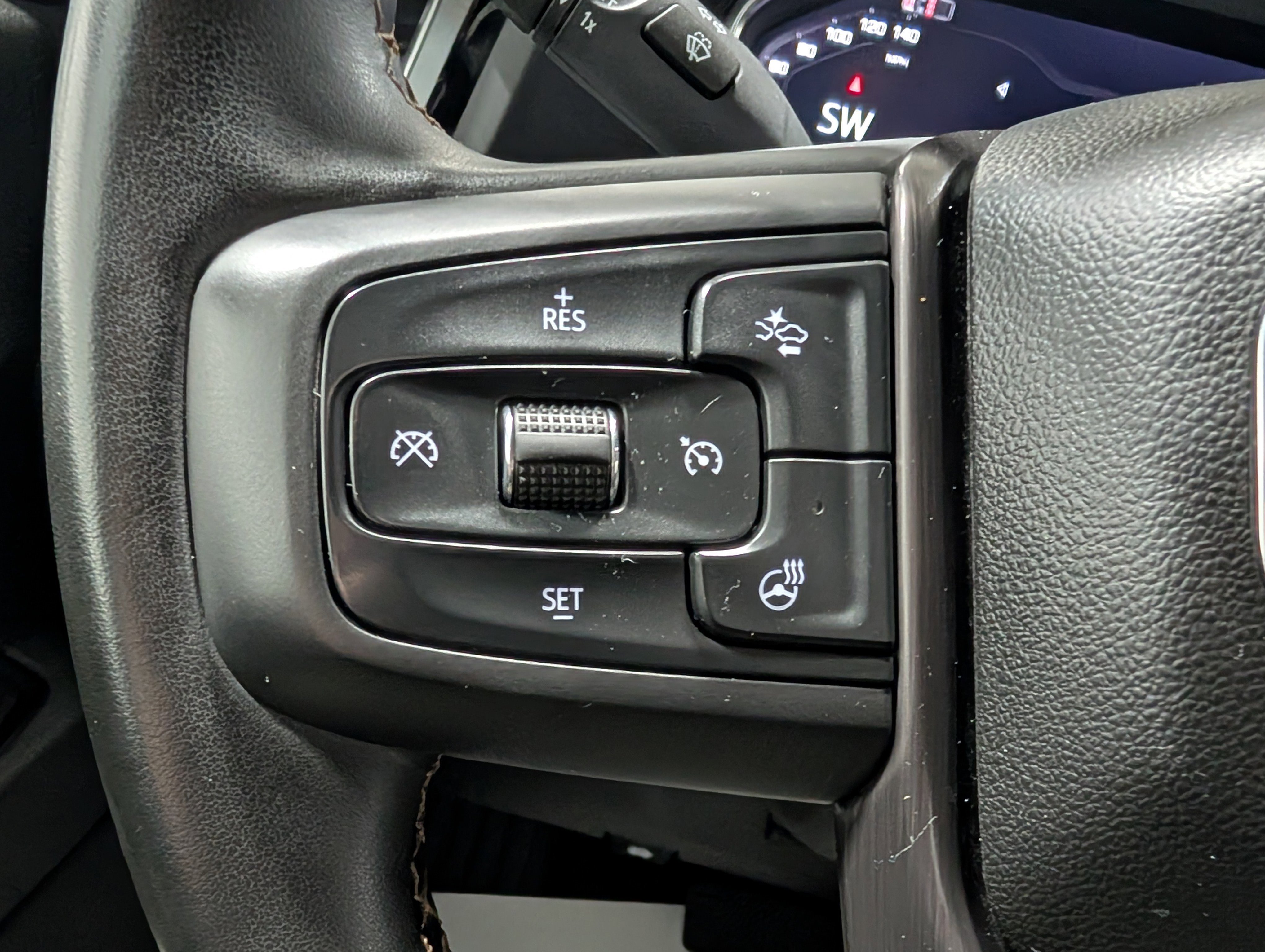 Used 2025 GMC Sierra 3500 AT4 w/ AT4 Premium Plus Package image 23