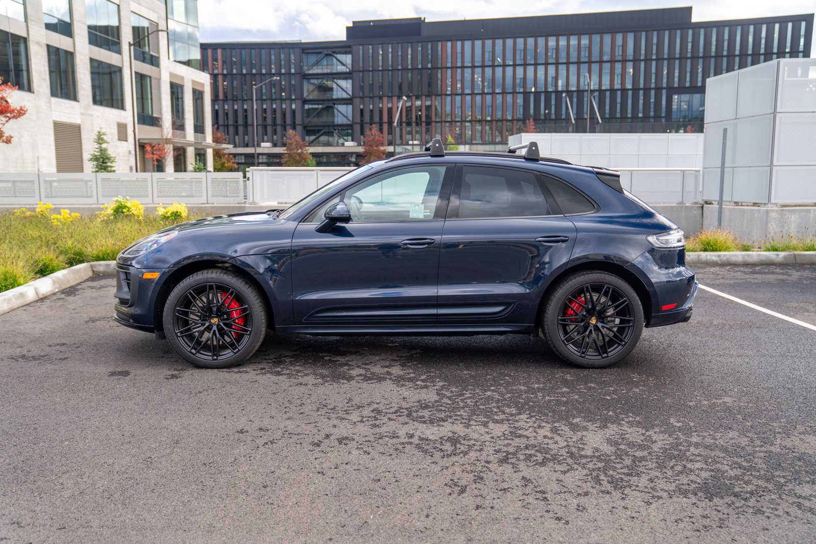Used 2022 Porsche Macan GTS AWD/4WD image 2