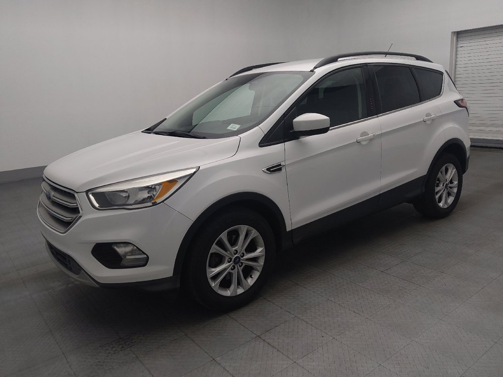 Used 2018 Ford Escape SE FWD image 2