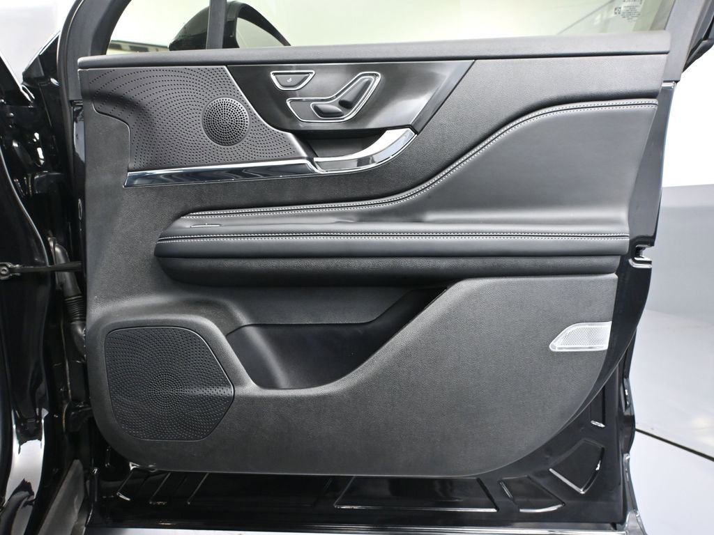 Used 2024 Lincoln Corsair Premiere image 44