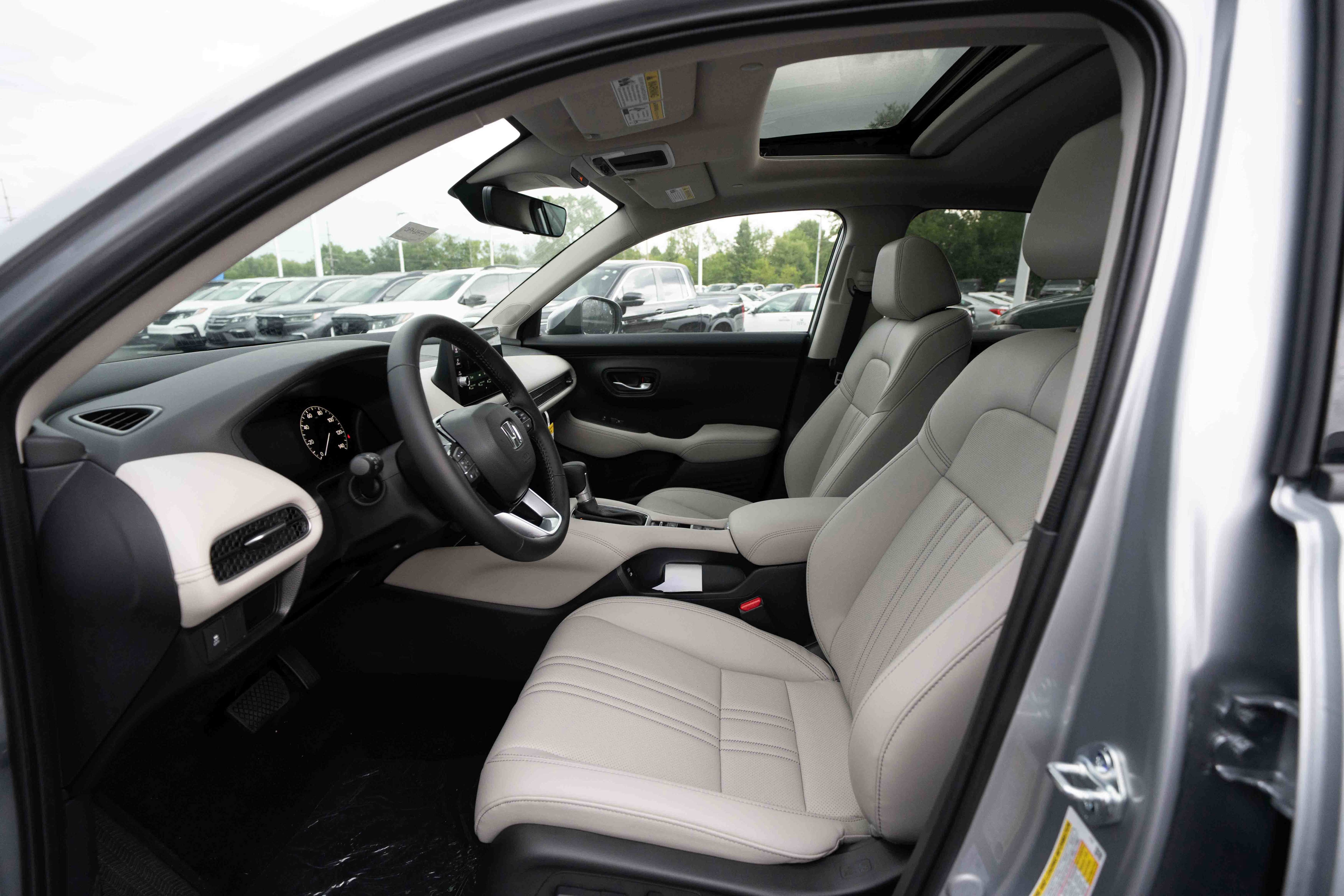 New 2026 Honda HR-V EX-L image 9