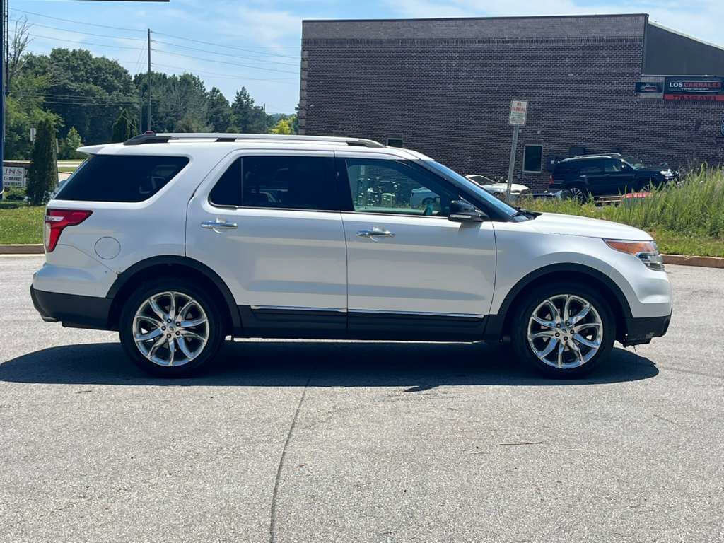 Used 2012 Ford Explorer XLT FWD image 3