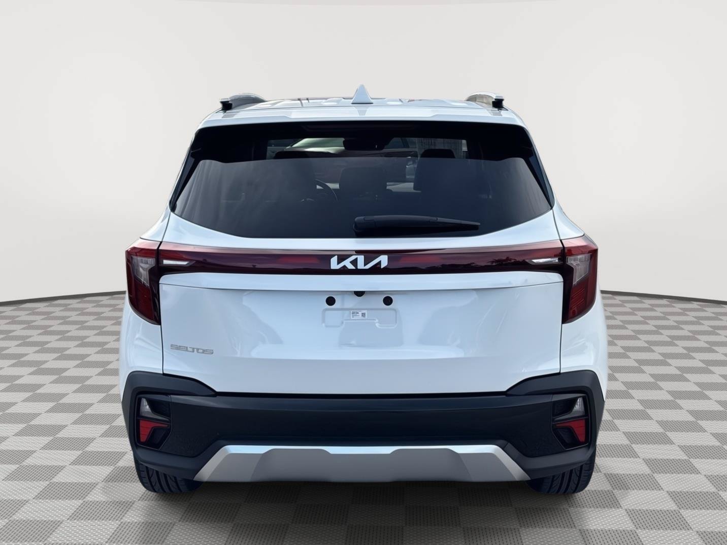 Used 2024 Kia Seltos EX FWD image 6