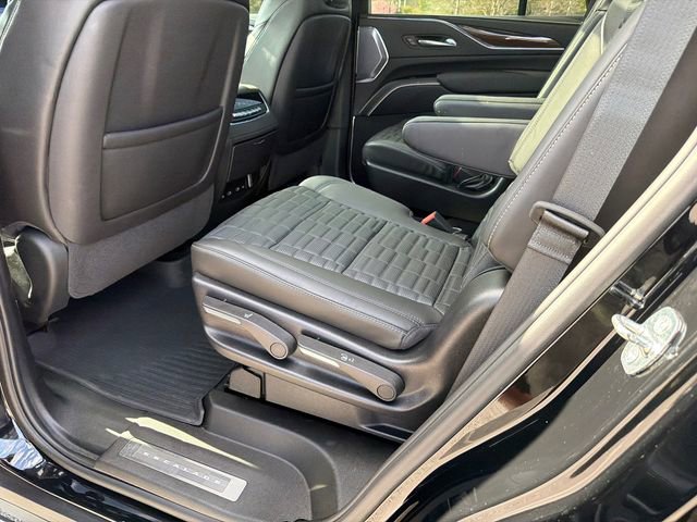 Used 2024 Cadillac Escalade Sport Platinum w/ LPO, ONYX Package image 21