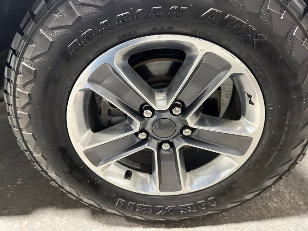Used 2021 Jeep Wrangler Unlimited Sahara w/ Uconnect 4C Nav & Sound Group AWD/4WD image 43