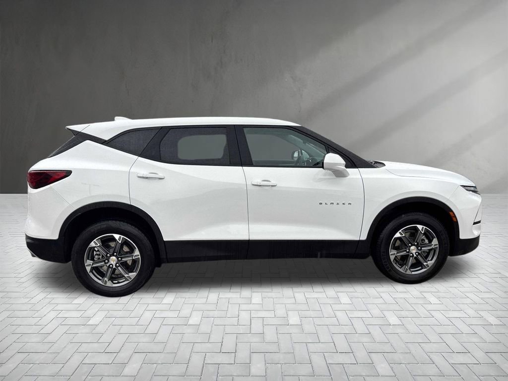 Used 2025 Chevrolet Blazer LT image 6