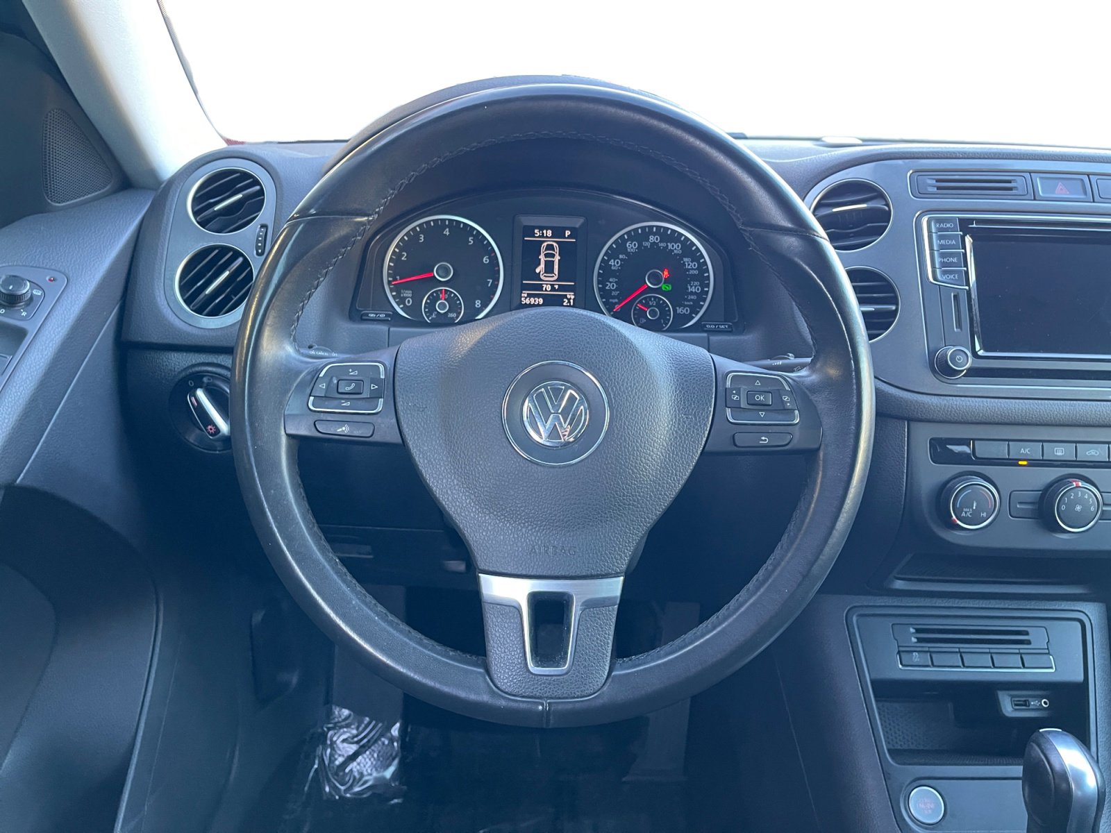 Used 2017 Volkswagen Tiguan Limited w/ Premium Package FWD image 12