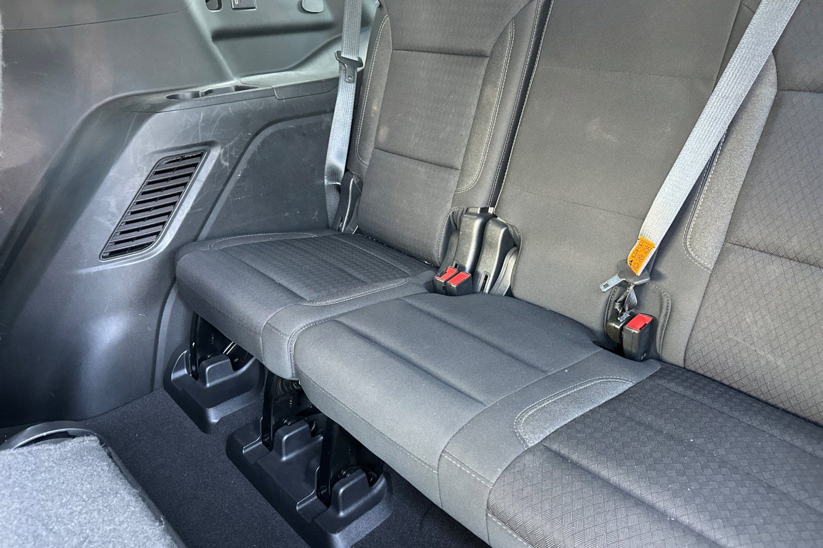 Used 2022 GMC Yukon SLE image 19