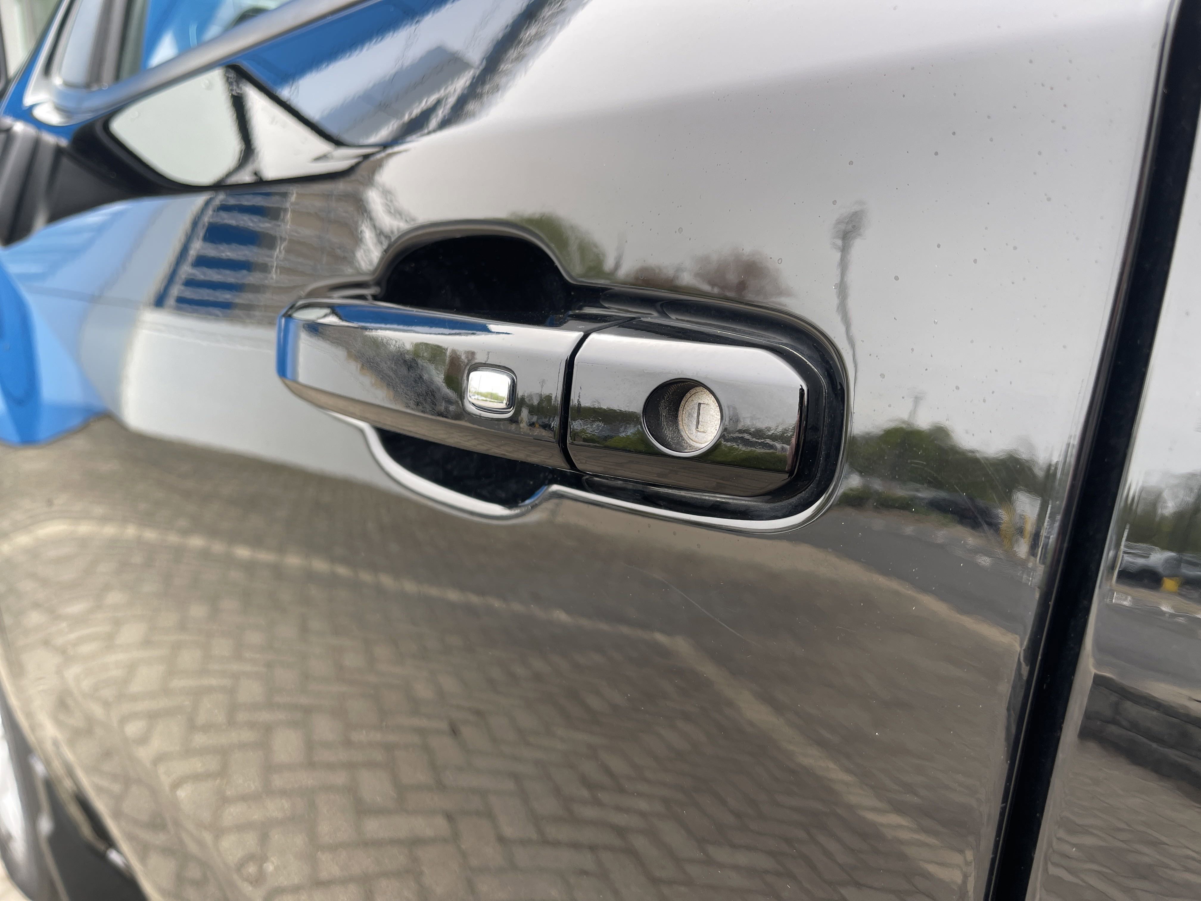 Used 2025 Chevrolet Silverado 1500 LT image 17