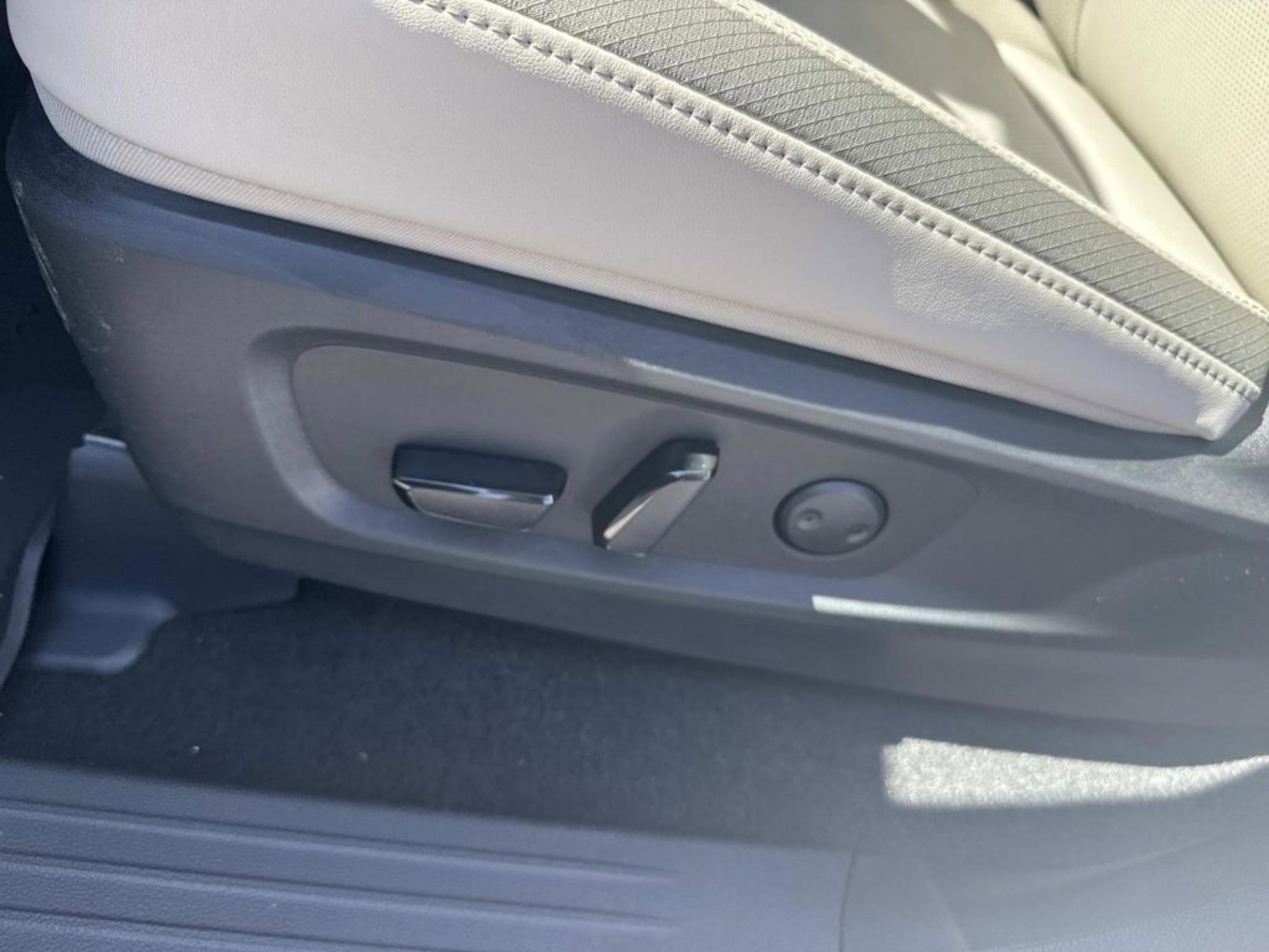 New 2026 Nissan Pathfinder SL image 15