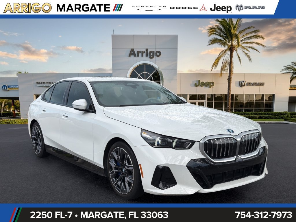 Used 2025 BMW i5 xDrive40 w/ M Sport Package AWD/4WD image 1