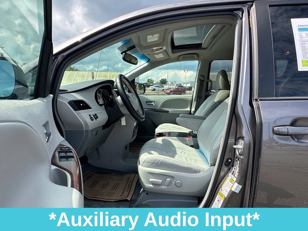 Used 2014 Toyota Sienna XLE FWD image 15