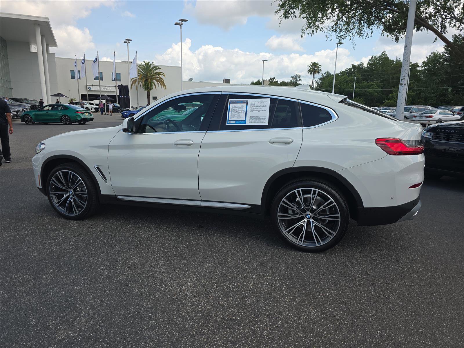 Used 2025 BMW X4 xDrive30i w/ Premium Package AWD/4WD image 6